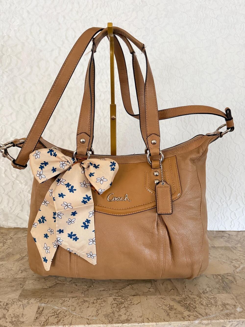COACH Ashley caramel leather Shoulder Bag/crossbody Z33012